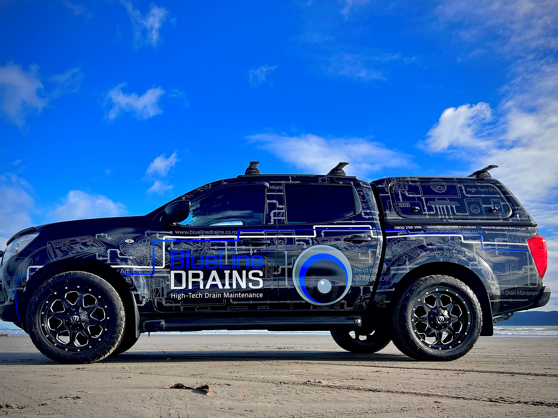 Nissan Navara Utility Vehicle Branding - (3)