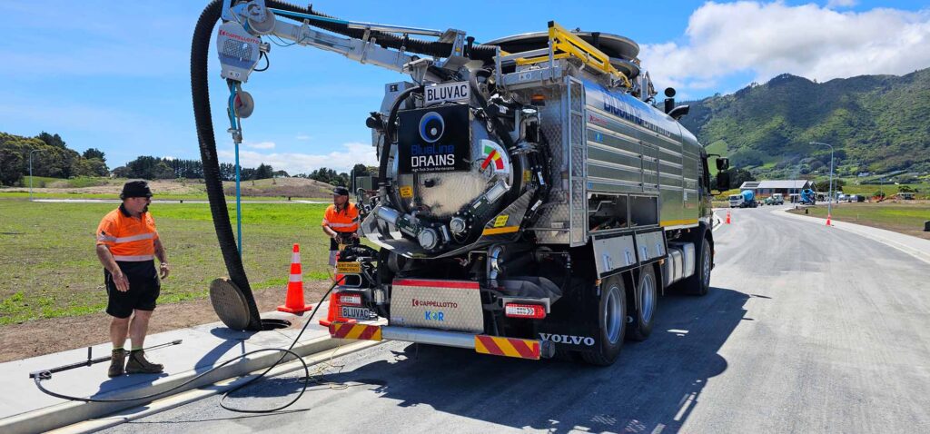 Working Across The Sunny Kapiti Coast (2)